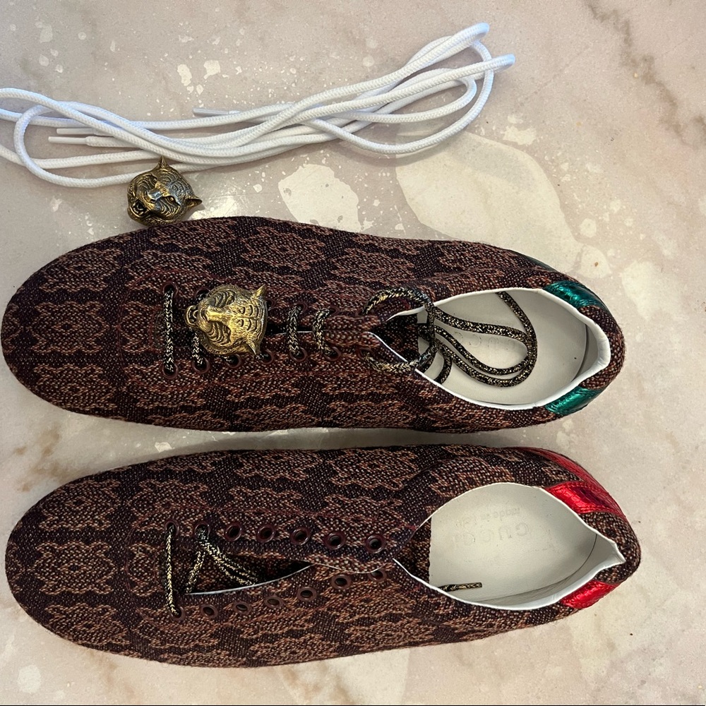 Mens Gucci special addition Lion shoes